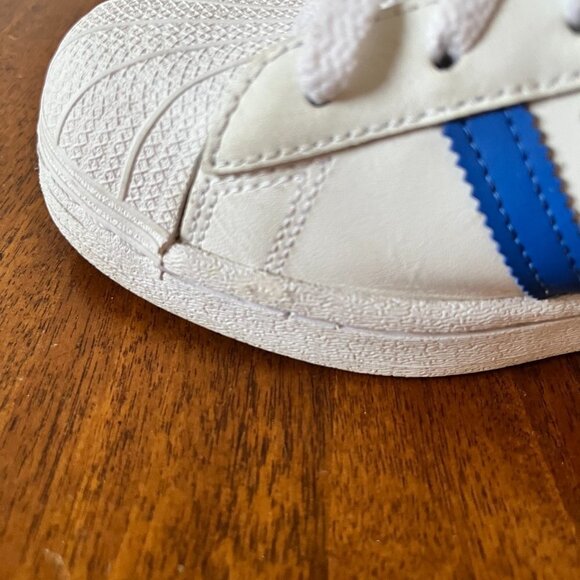 Adidas Americana vs. Superstar - Picture 3 of 14